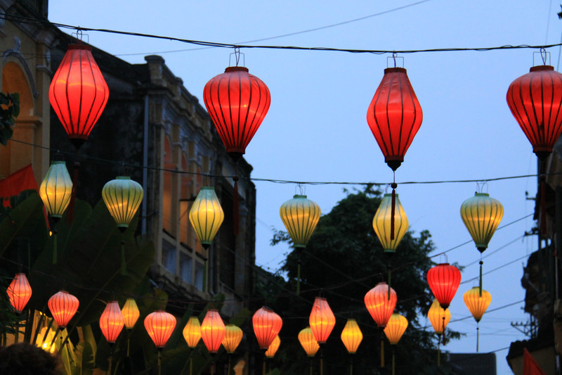 25 lanterns at night