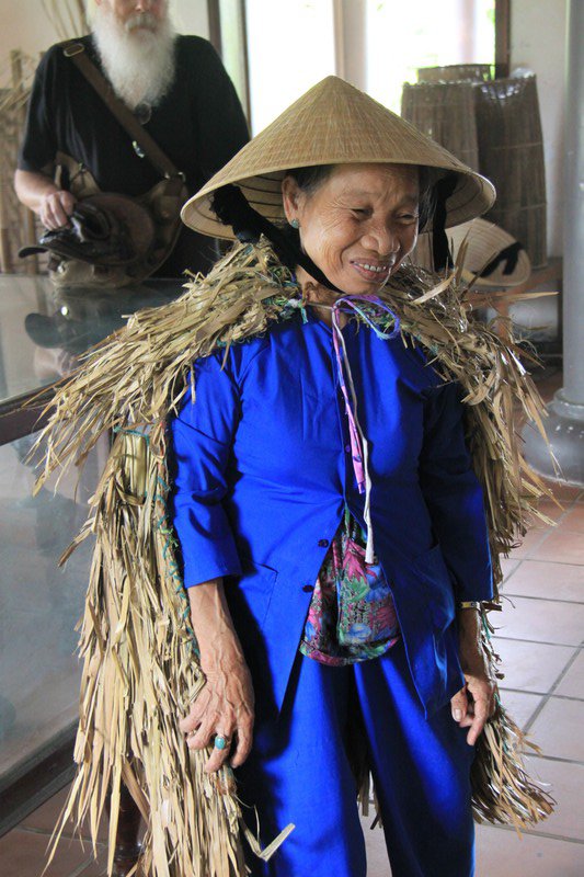 240415 Vietnamese lady at markets