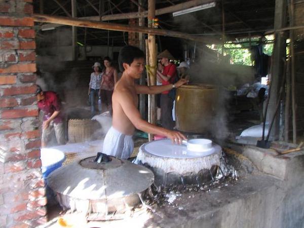 Rice paper maker