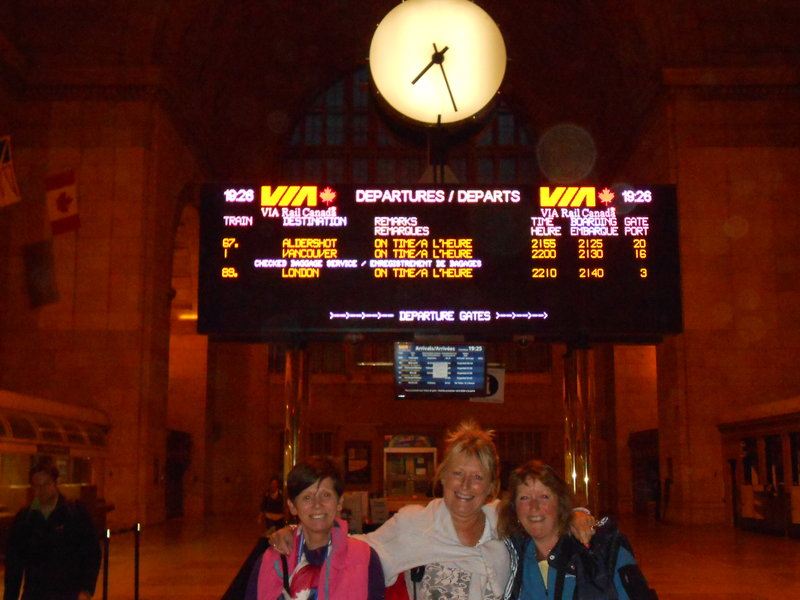 Meryl & Golden Girls at Union Station,  Toronto
