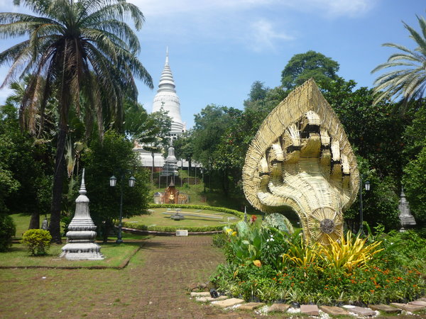 Phnom templet som byen er opkaldt efter