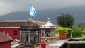 "Guams" flag på tagtoppe i Antigua