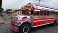 "Chicken Bus" - gamle amerikanske skolebusser, de findes i mange afskygninger