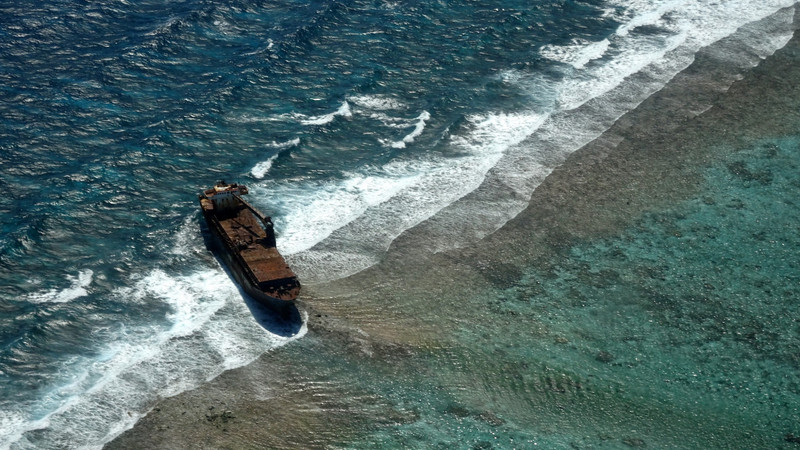 Et vrag mod revet på Turneffe atollen
