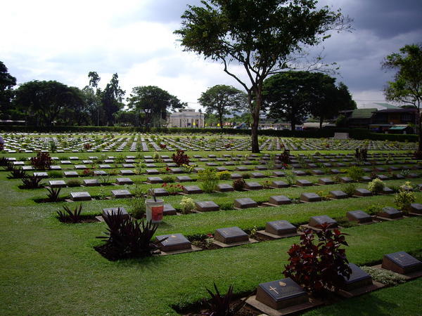 Kanchanaburi - POW Cemetery
