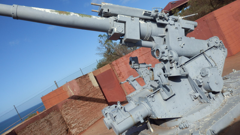 Old anti-aircraft gun up at the Hummock Hill Lookout