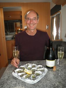 Bubbly and oysters – a perfect start!