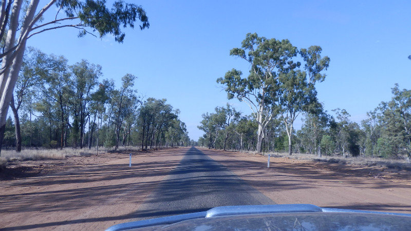 Short cut – single lane bitumen road