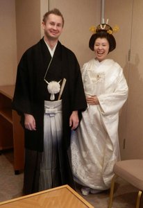 Jason and Kanoko ready for the ceremony. 