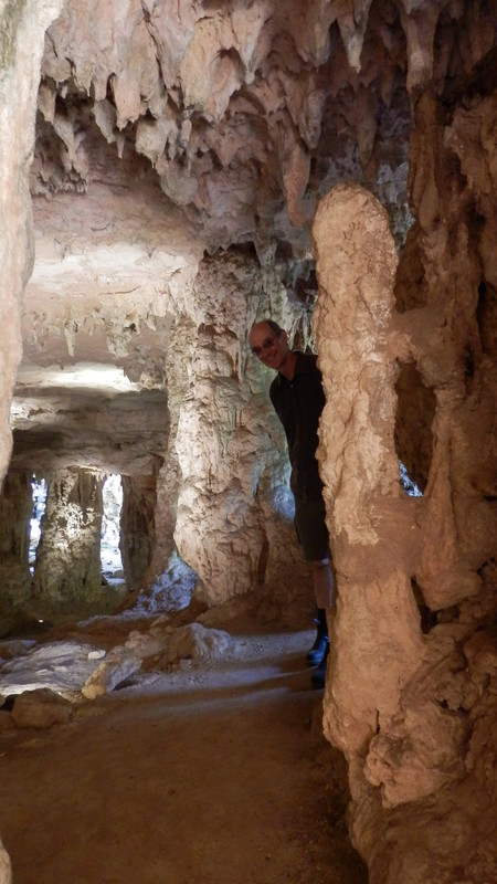 Blanche cave contains massive columns