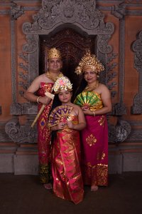 Photoshoot in traditional royal Balinese costume