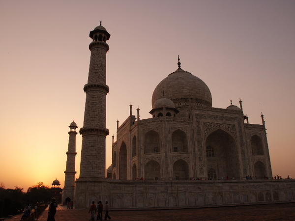 Sunset at the Taj Mahal 