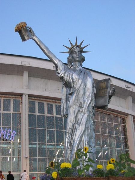 Statue of Beer Liberty!