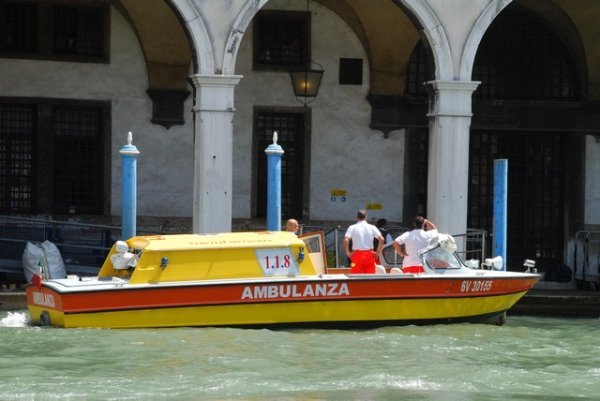 Ambulance ... Venetian Style