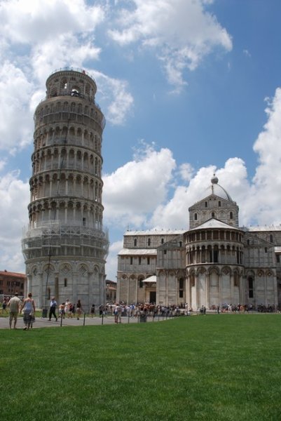 Leaning Tower of Pisa ... on a lean ...