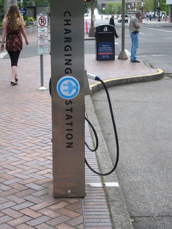 Electric recharge station, Portland