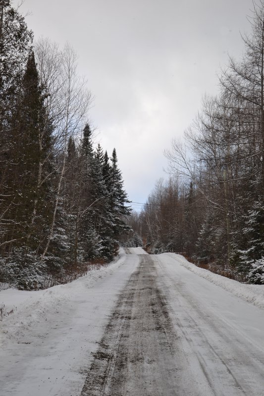 Les routes sont un peu sous la neige