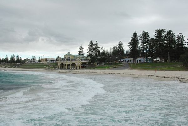 A gray day at Cottesloe 
