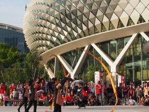 Free performances at the "durian"