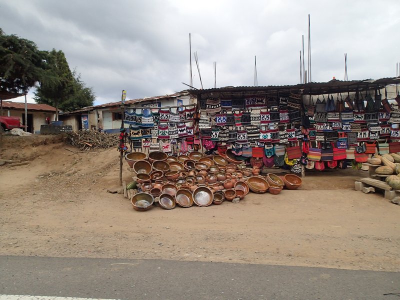 Cestas!  (baskets on the side of the road) 