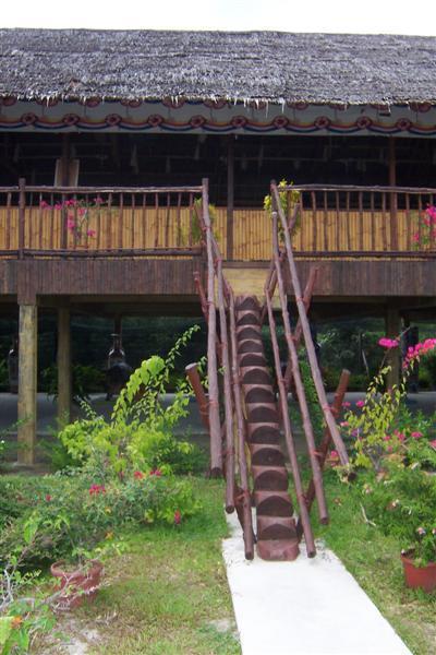 steps to longhouse