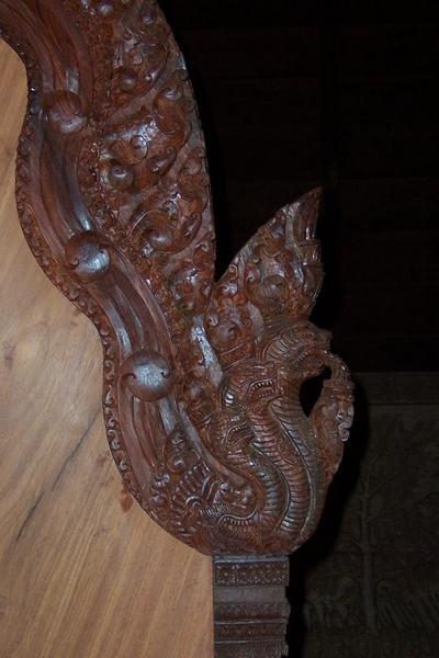 handicraft throne details