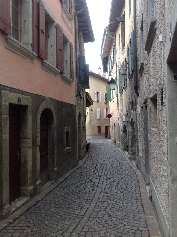 Narrow streets of Lutry