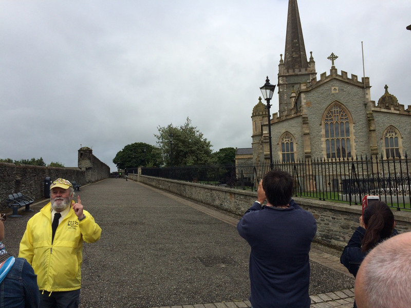 Tour guide on the city walls of Derry
