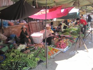Fruuit and veg sellers