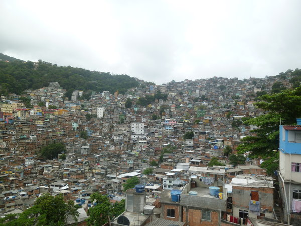 Rocinha from day care roof