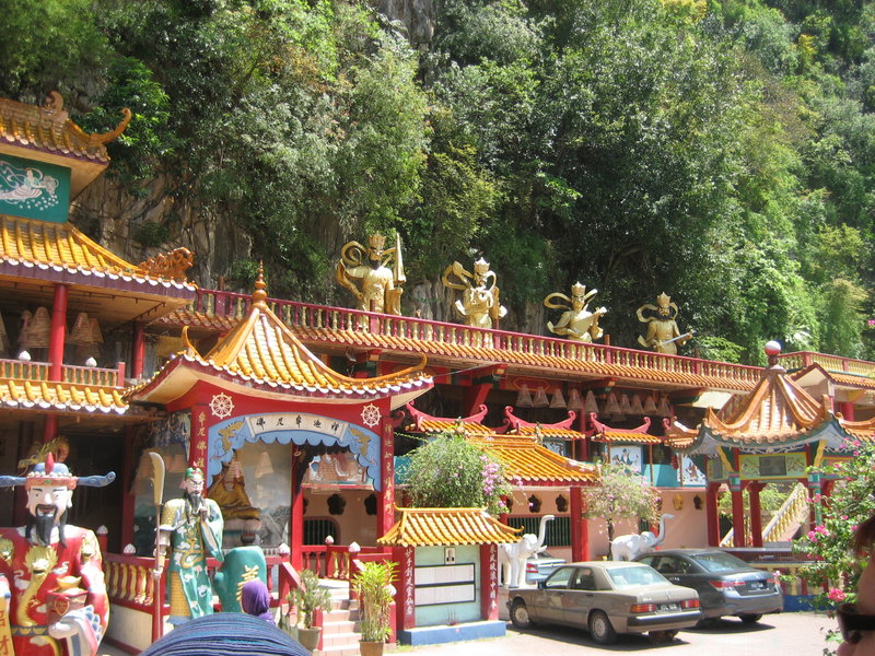 Sam Poh cave temple