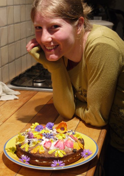 Lemon cake with flowers