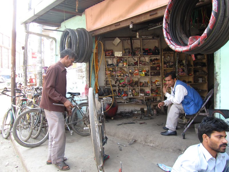 a bicycle repair shop | Photo