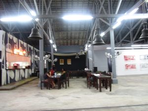 the cafe inside the Art Center