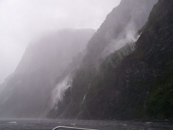 Vertical waterfalls, Doubtful sound