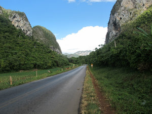 Road to Vinales