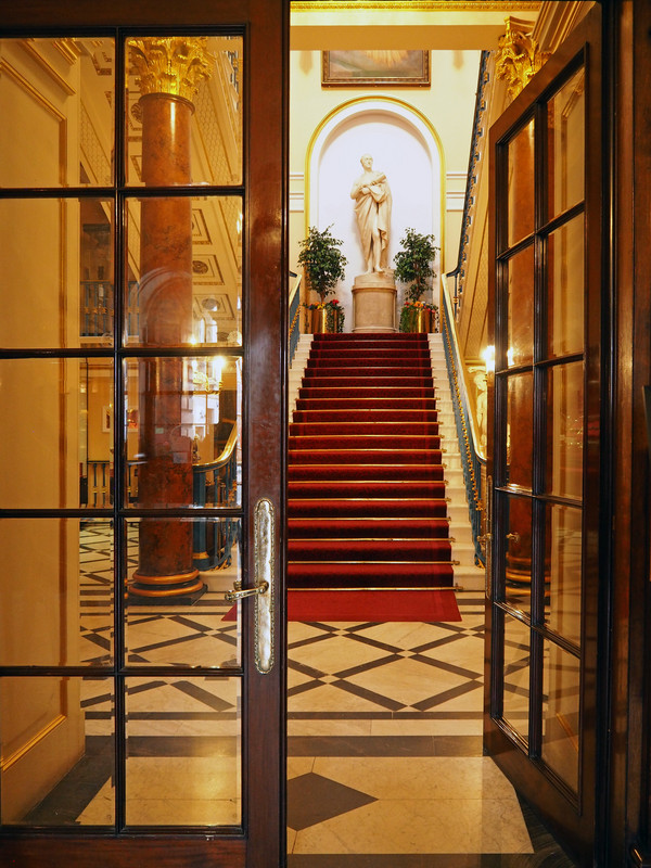 Town Hall, peeking into forbidden reception chambers 