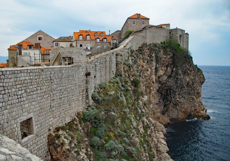  Walls built into the coastal rock