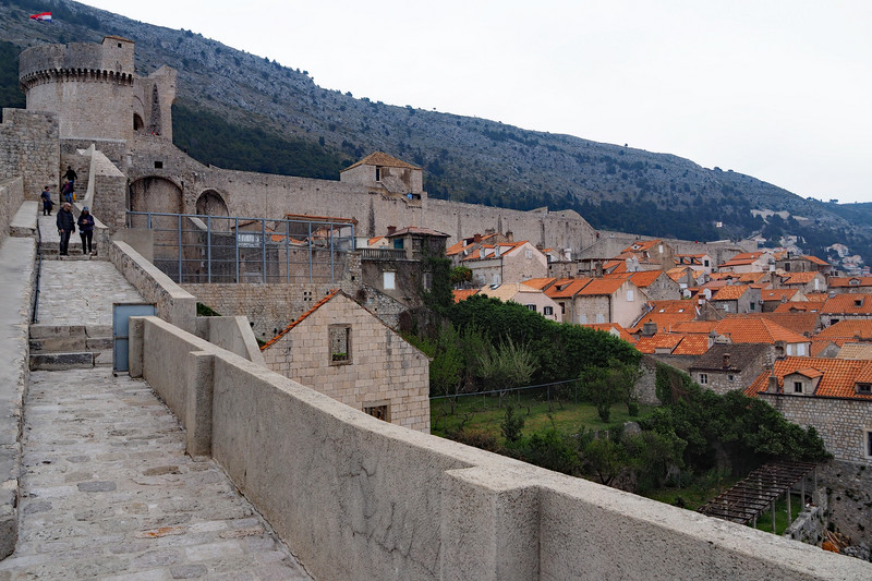 Walking Dubrovnik walls 