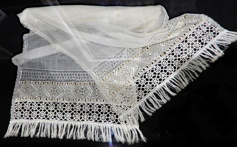 Lace scarf 