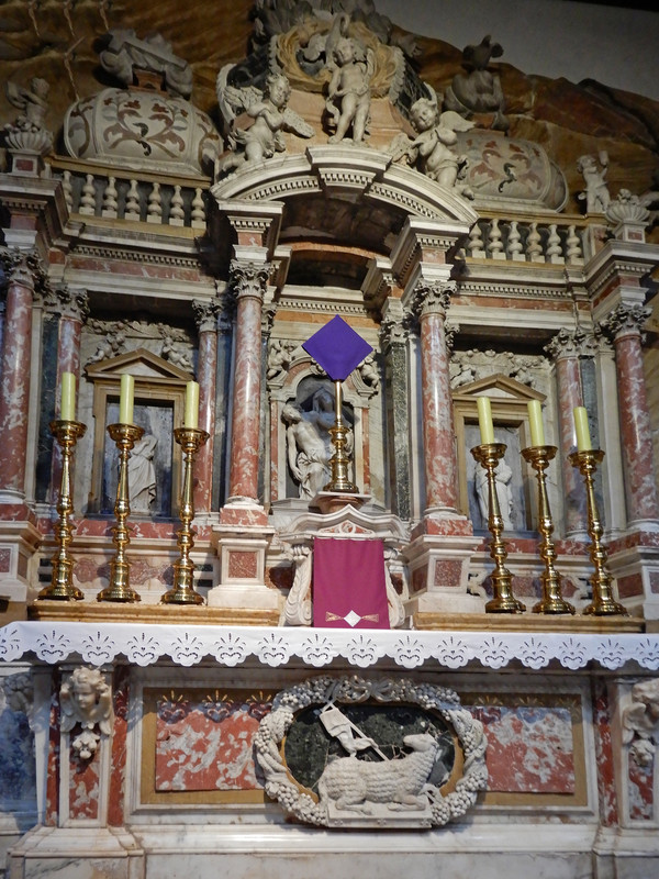  Side altar in Cathedral of St Anastasia  