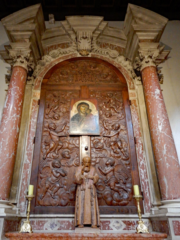 Side altar, Cathedral of St Anastasia  
