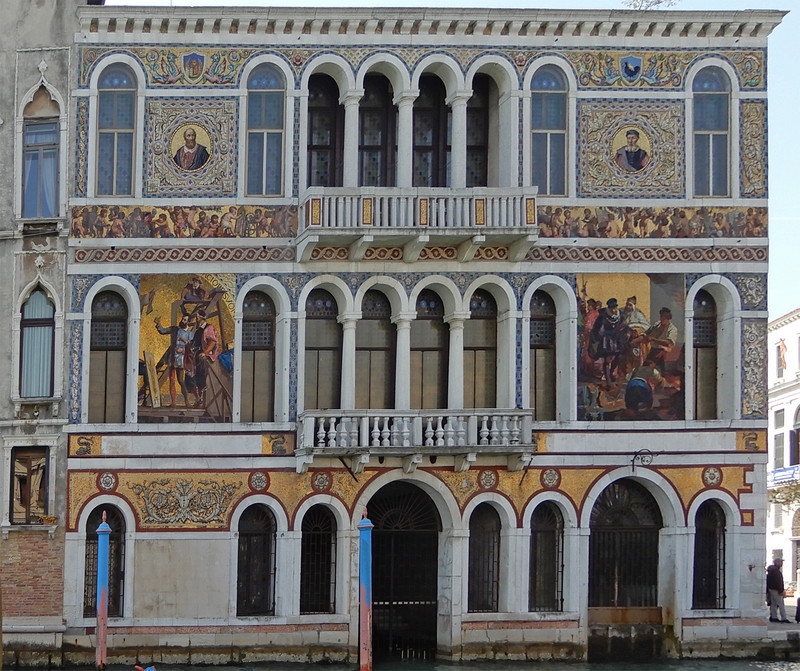 Decorated palace 