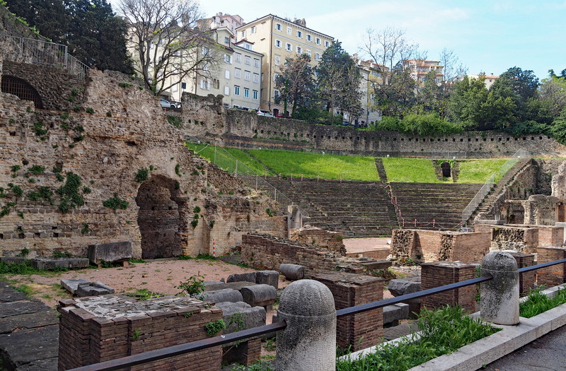 Roman amphitheatre 1 century
