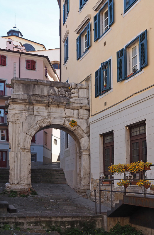 L'Arco di Riccardo, Roman 1 century 