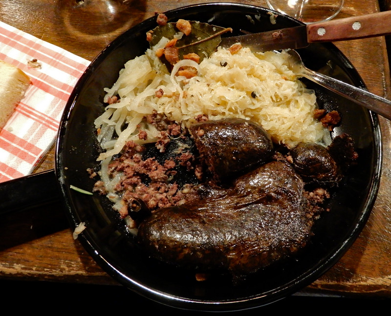 Blood sausage with sauerkraut 