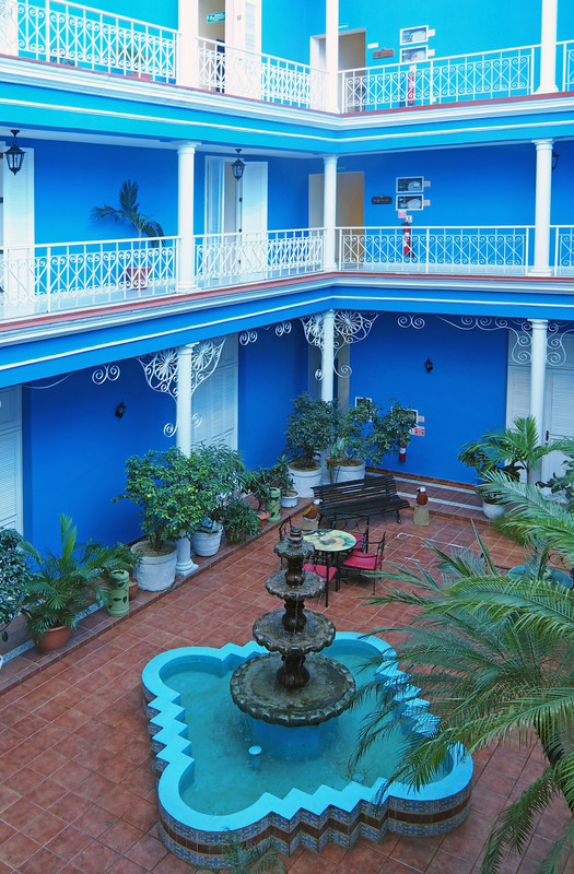 Hotel La Union courtyard 