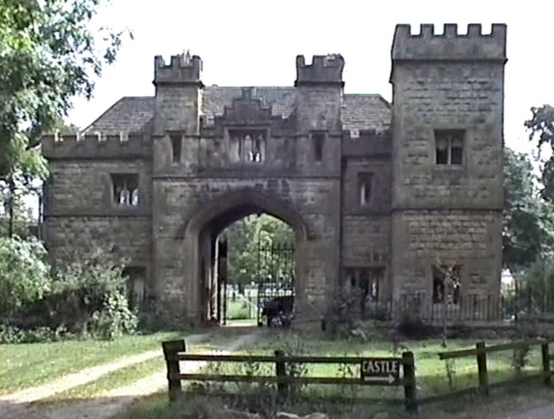 Sudeley Castle gate