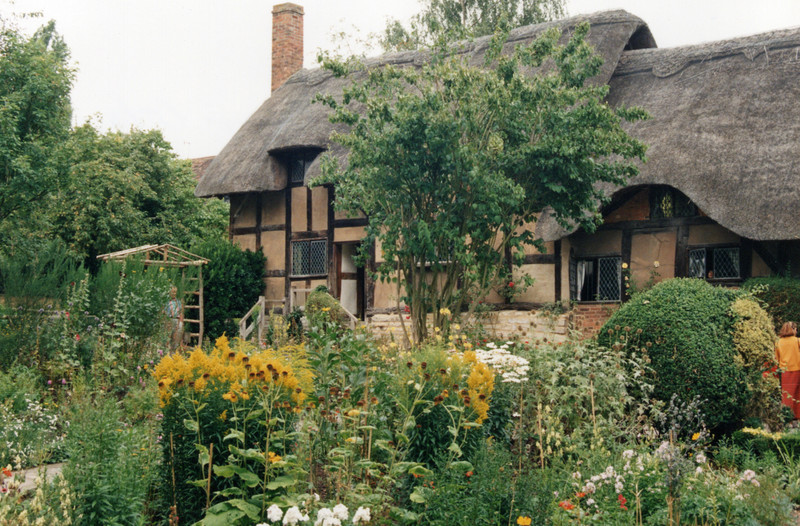 Anne Hathaway's Cottage gardens