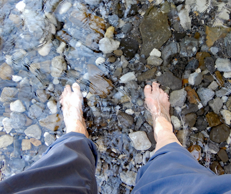 Freezing water soothes hot feet
